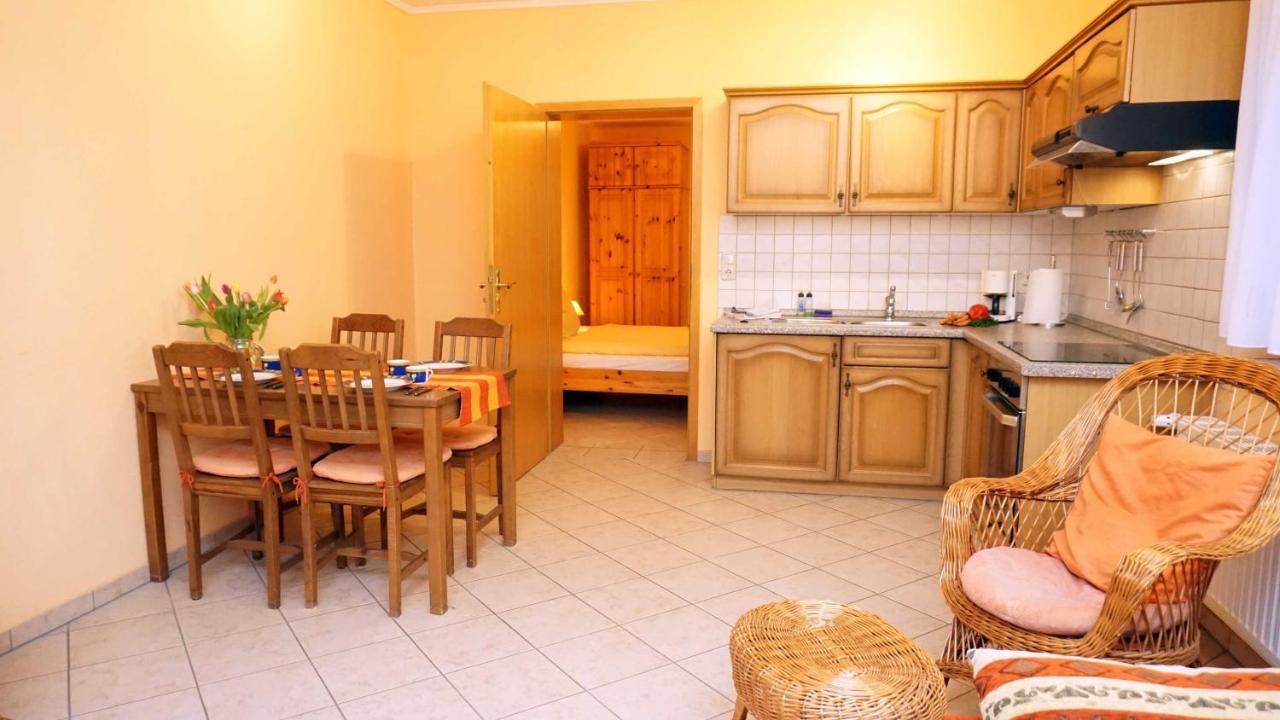 Ferienhaus Strandstrasse ツィノヴィッツ エクステリア 写真