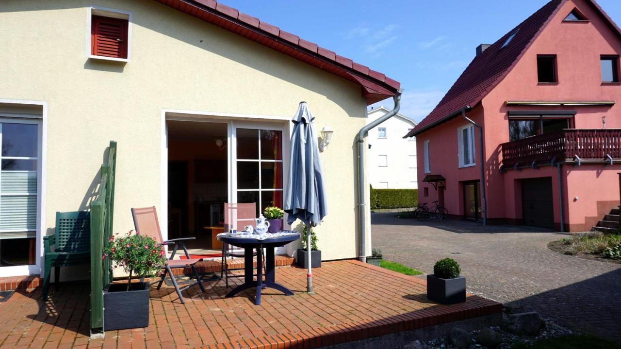 Ferienhaus Strandstrasse ツィノヴィッツ エクステリア 写真